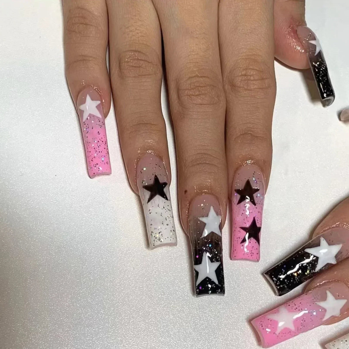 (Pack of 24) /box Fake French y2k Nails Press On Long Stiletto Almond Shape Wearable False Nails With Stars Designs Full Cover Nail Tips