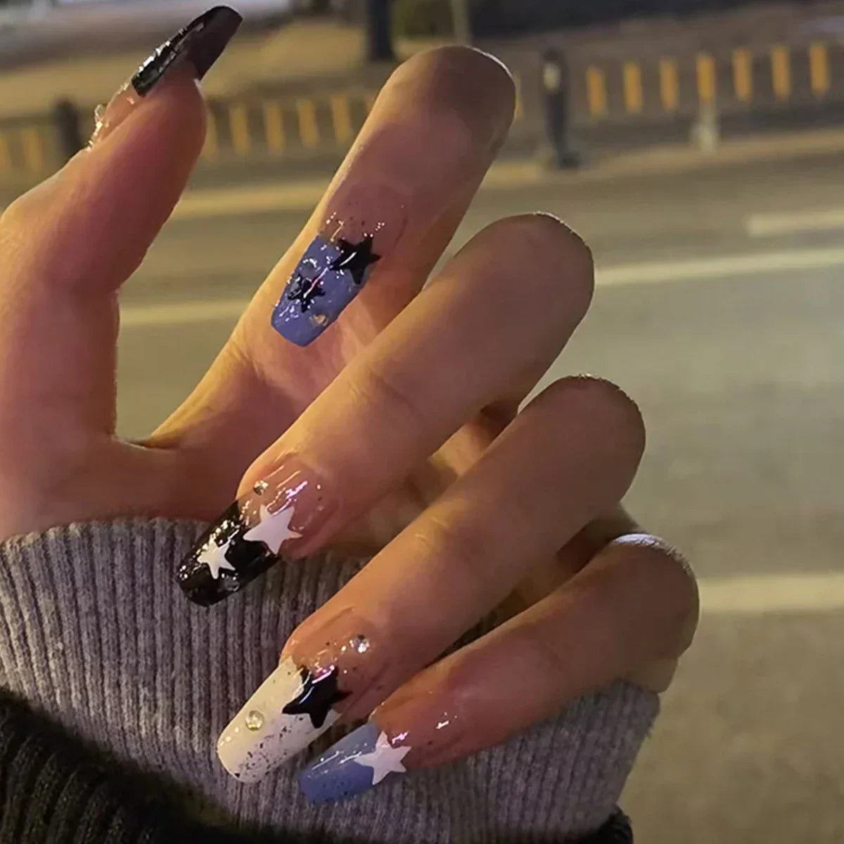 (Pack of 24) /box Fake French y2k Nails Press On Long Stiletto Almond Shape Wearable False Nails With Stars Designs Full Cover Nail Tips