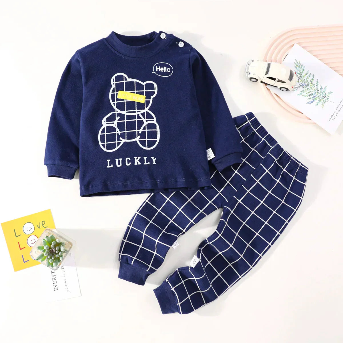 Hibobi 2-Pieces 100% Cotton Toddler Boys Cartoon Bear Print Long Sleeve Top And Matching Pants Comfortable Boys Loungewear Set