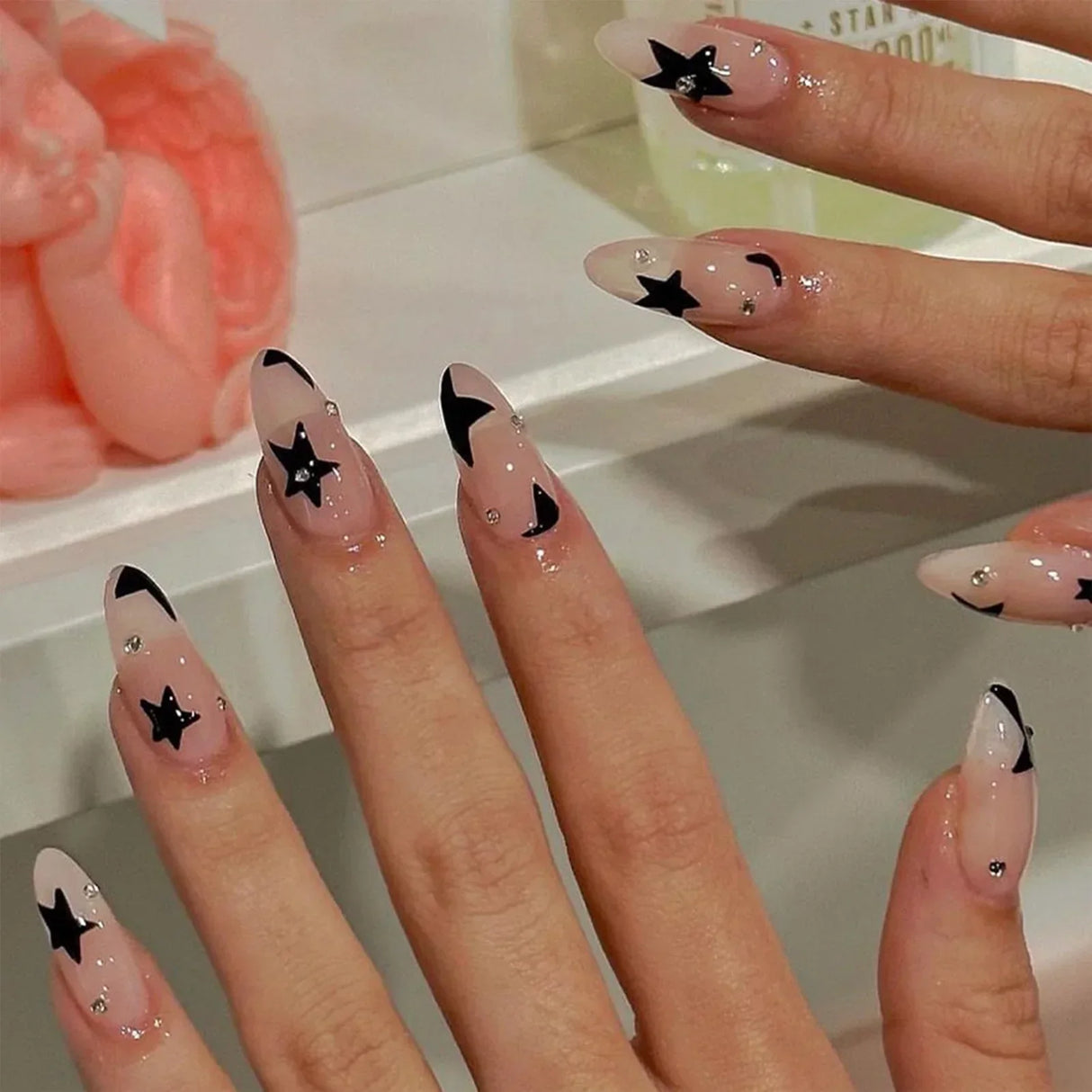 (Pack of 24) /box Fake French y2k Nails Press On Long Stiletto Almond Shape Wearable False Nails With Stars Designs Full Cover Nail Tips