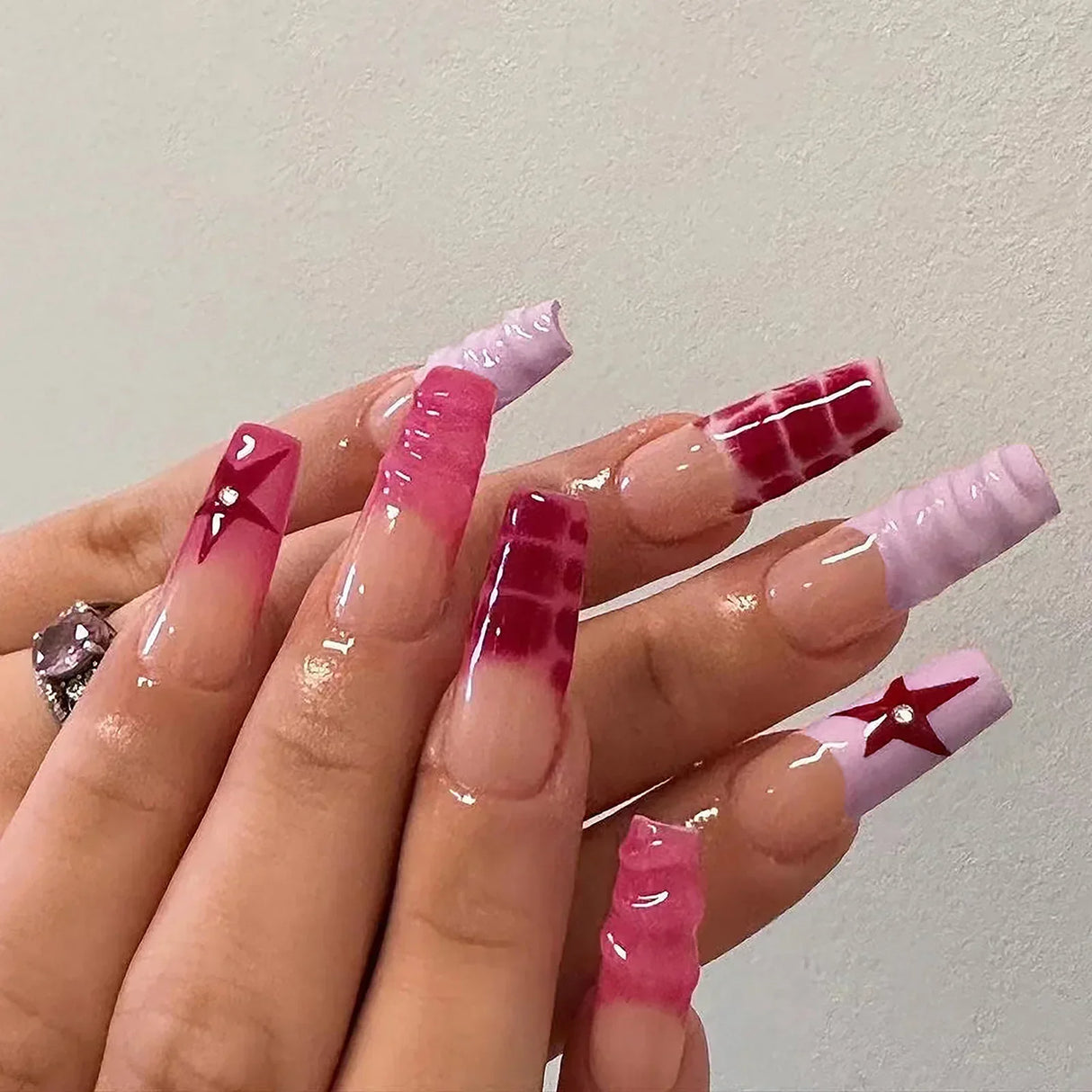 (Pack of 24) /box Fake French y2k Nails Press On Long Stiletto Almond Shape Wearable False Nails With Stars Designs Full Cover Nail Tips