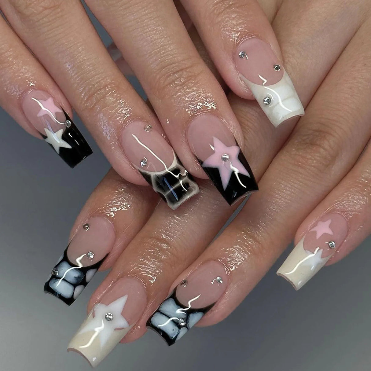 (Pack of 24) /box Fake French y2k Nails Press On Long Stiletto Almond Shape Wearable False Nails With Stars Designs Full Cover Nail Tips