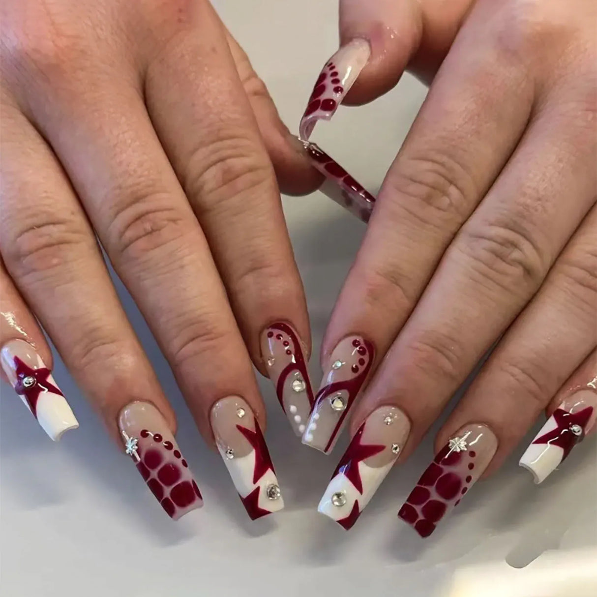 (Pack of 24) /box Fake French y2k Nails Press On Long Stiletto Almond Shape Wearable False Nails With Stars Designs Full Cover Nail Tips